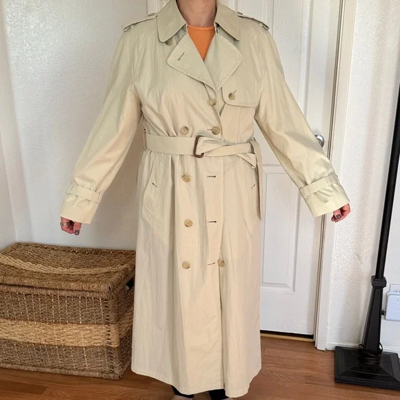 Vintage Burberry Beige Trench Coat with Classic Silhouette,size Large - Picture 16 of 16